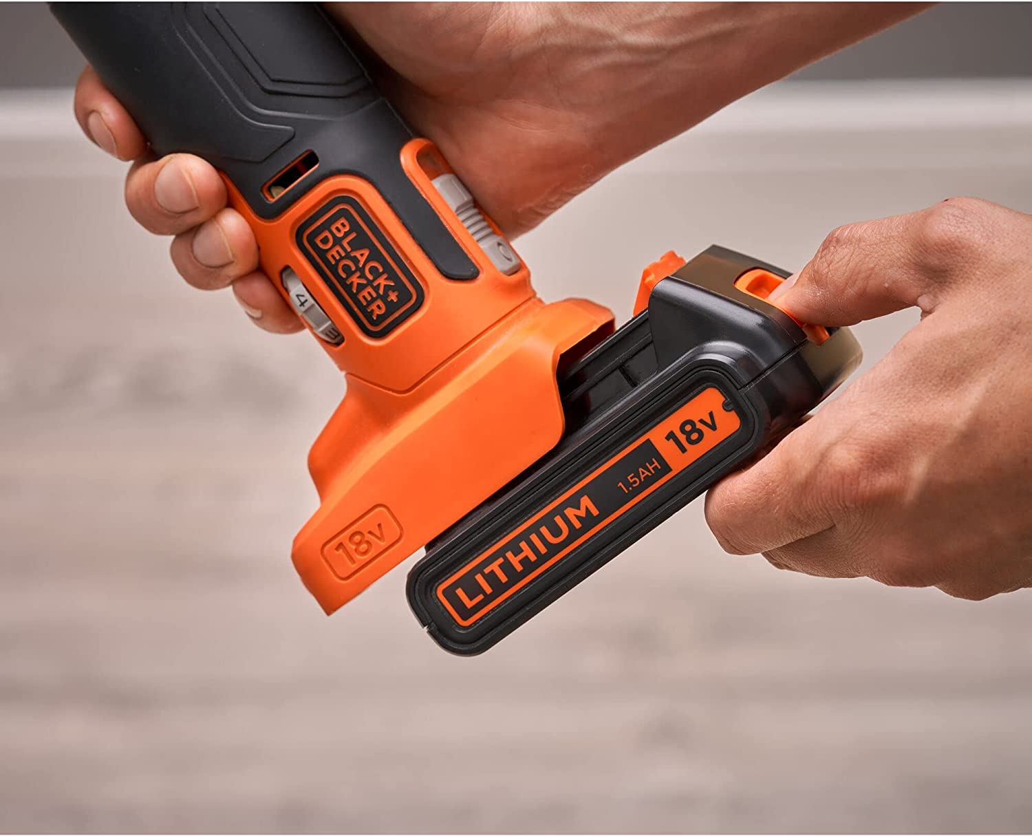 BLACK+DECKER BL1518-XJ Batteria al Litio 18V-1.5AH