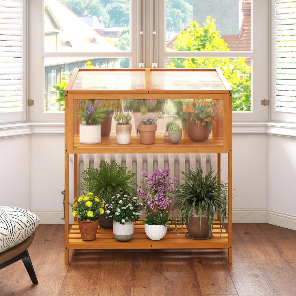 Mini Serra in Legno con Tetto Trasparente Apribile e Mensola a Doghe, Mini Serra Salvaspazio da Interno ed Esterno per Giardino, Veranda e Balcone, 90 x 50,5 x 105 cm