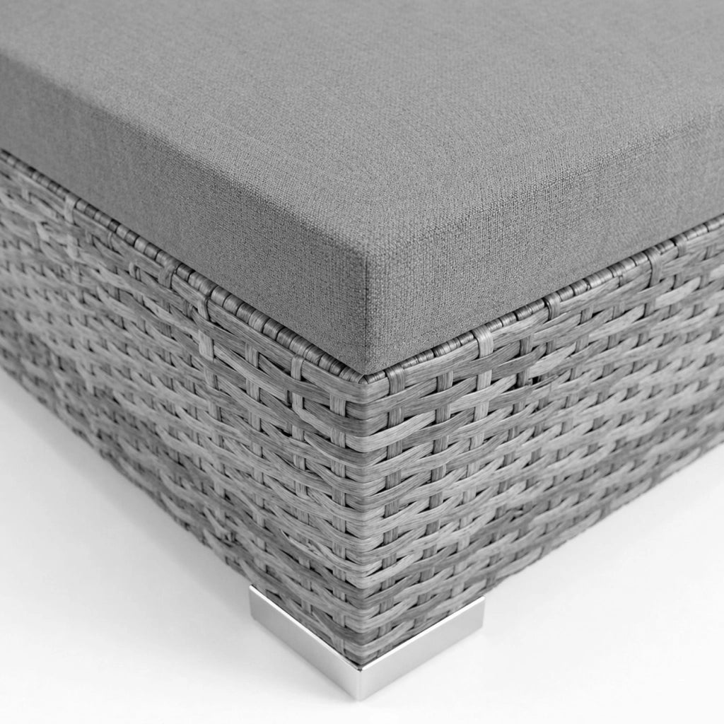 Set 2 Lettini Prendisole in Polyrattan con Tavolino Contenitore e Cuscini, Schienale Reclinabile 5 Posizioni, Arredo Giardino Piscina 184x60x21 Cm Grigio