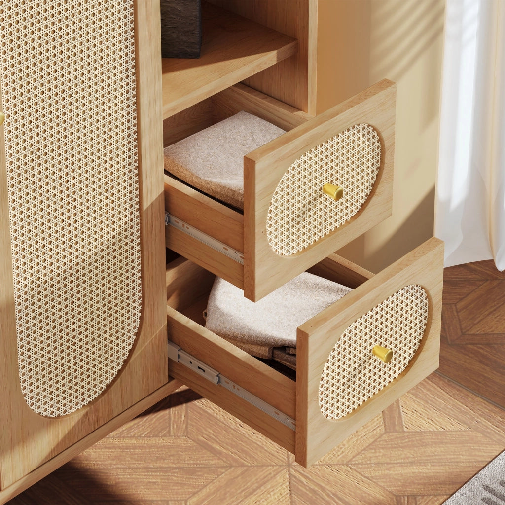Armadio in legno massello, ante con decorazioni in vimini, 2 cassetti, ripiani aperti, color rovere