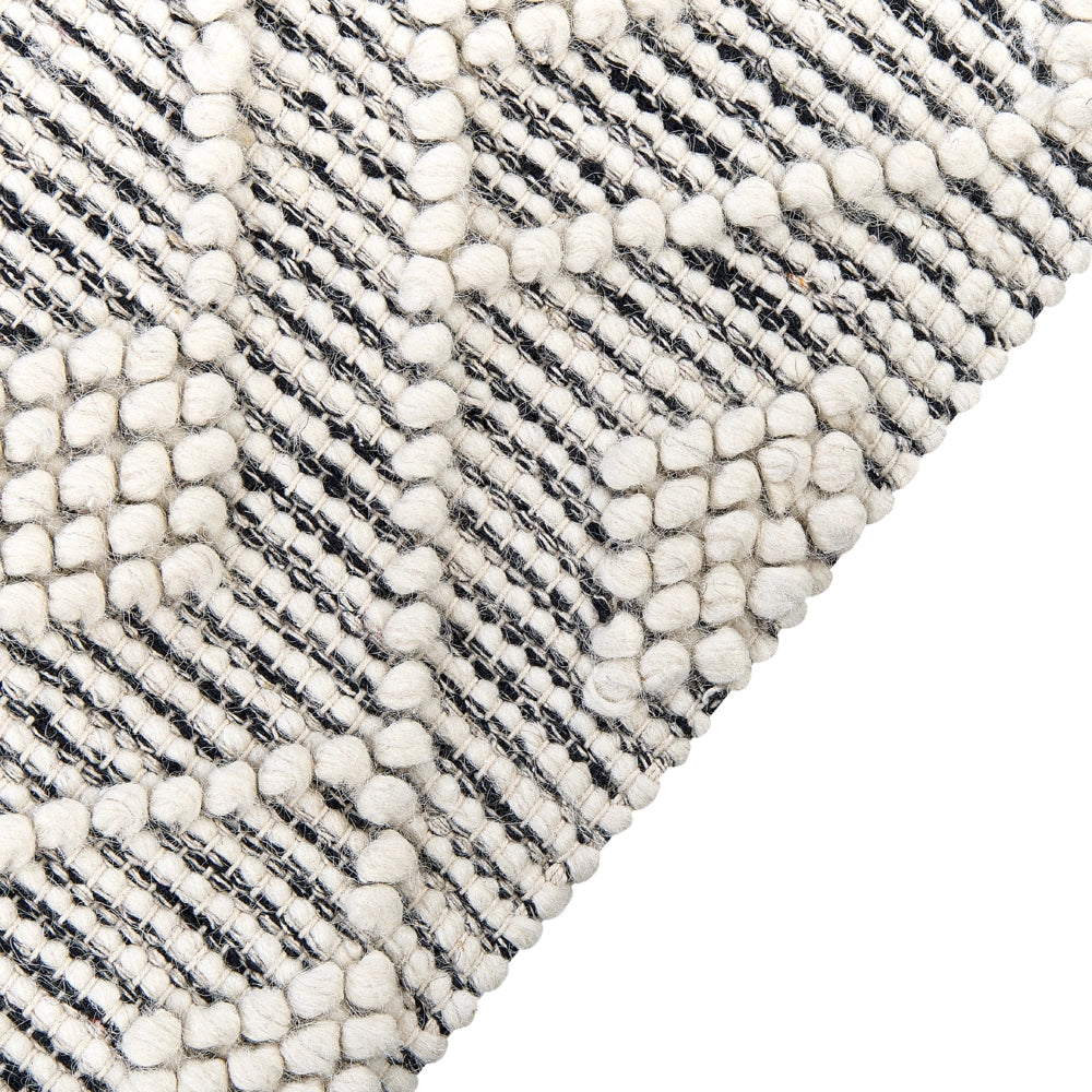Tappeto in lana e cotone bianco e nero 160 x 230 cm, tessuto a mano a trama piatta con frange e motivo geometrico