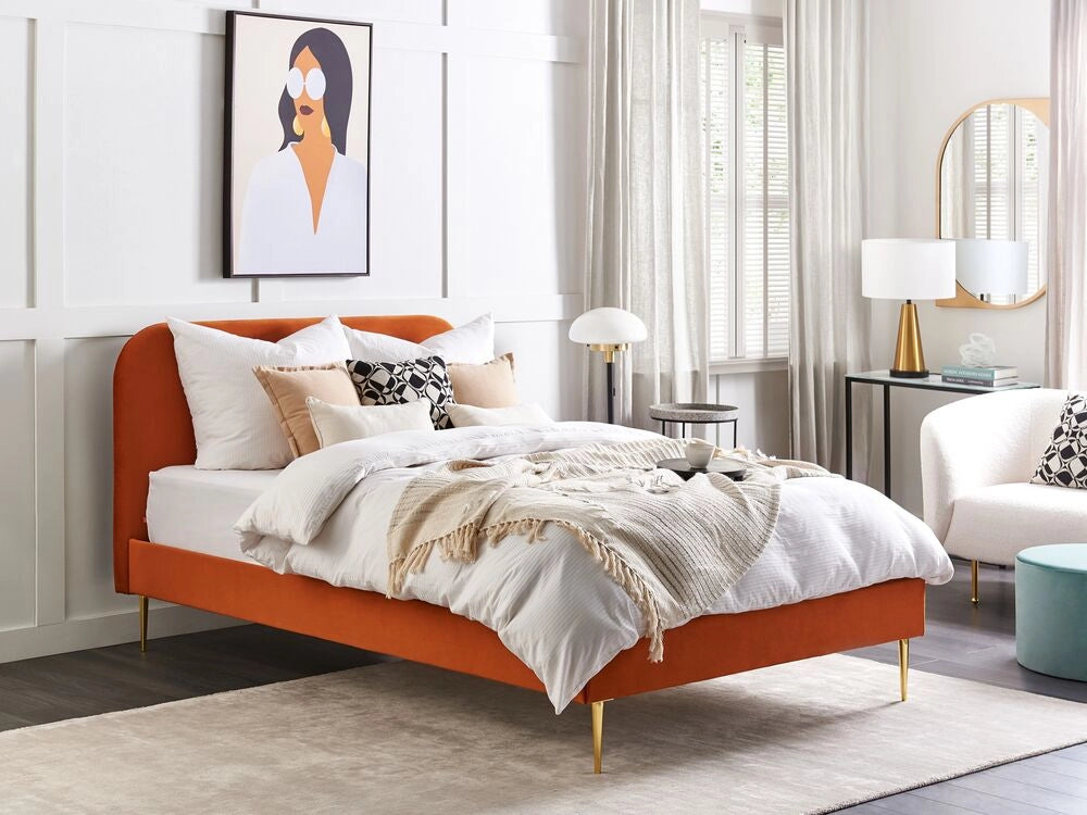 Letto arancione velluto tappezzeria doppia dimensione gambe dorate testiera con rete a doghe 140 x 200 cm design minimalista