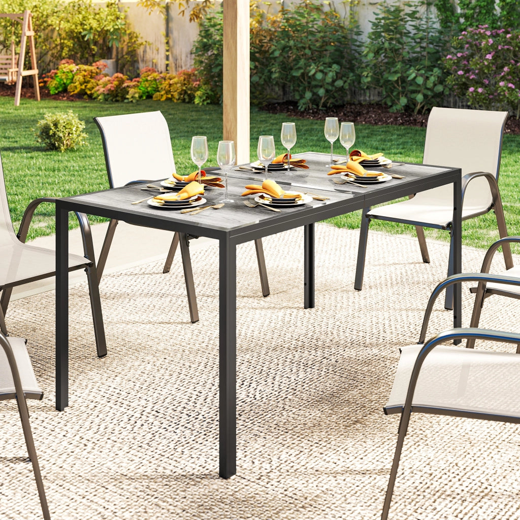 Tavolo da Giardino 4-6 Persone 150x80x74 cm con Piano Effetto Legno in Acciaio e Plastica Grigio e Nero