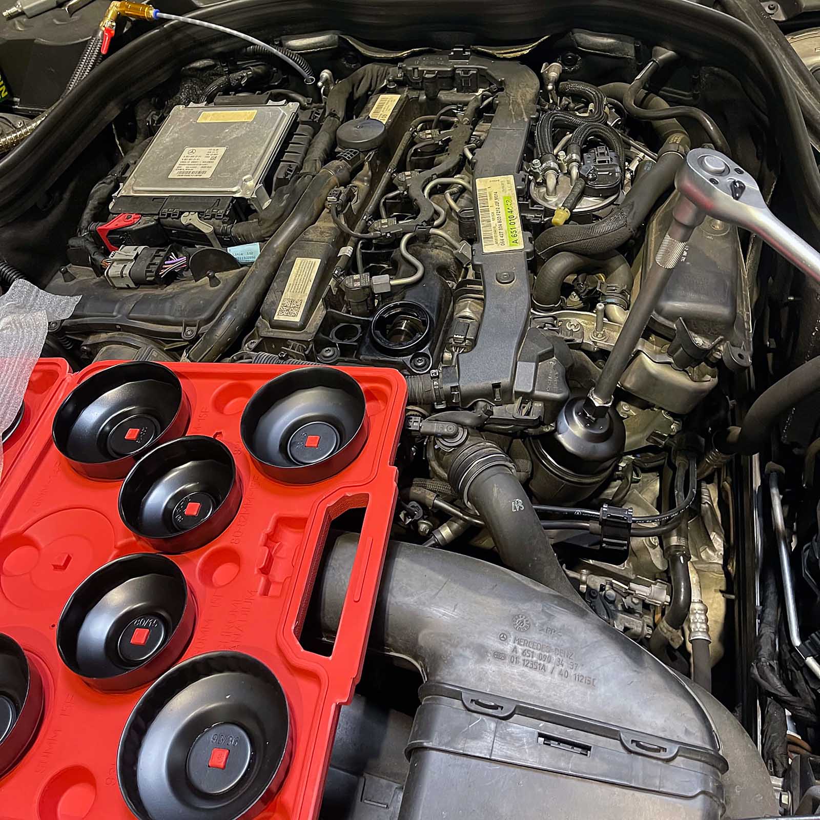 Set di chiavi a tazza per smontare i filtri dell'olio, 14 pezzi con adattatore