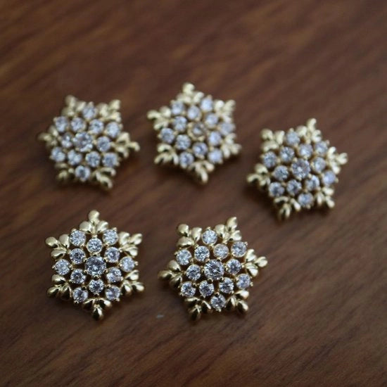 5 pezzi di cristalli di lusso per abbigliamento, chiusura metallica con zirkonia cubica per giacche, decorazioni di zirkonia per camicie (K-208) (oro)