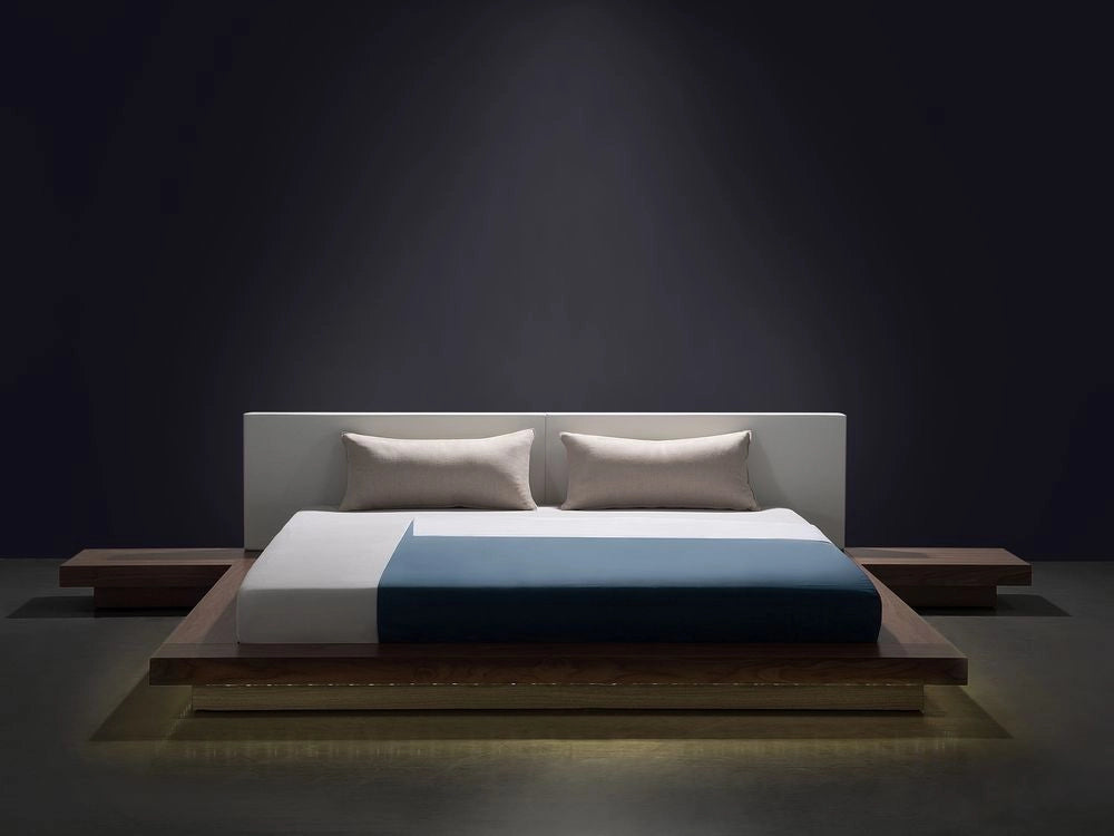 Letto LED in stile giapponese in frassino marrone 180 x 200 cm testata in legno impiallacciato MDF testata in pelliccia sintetica