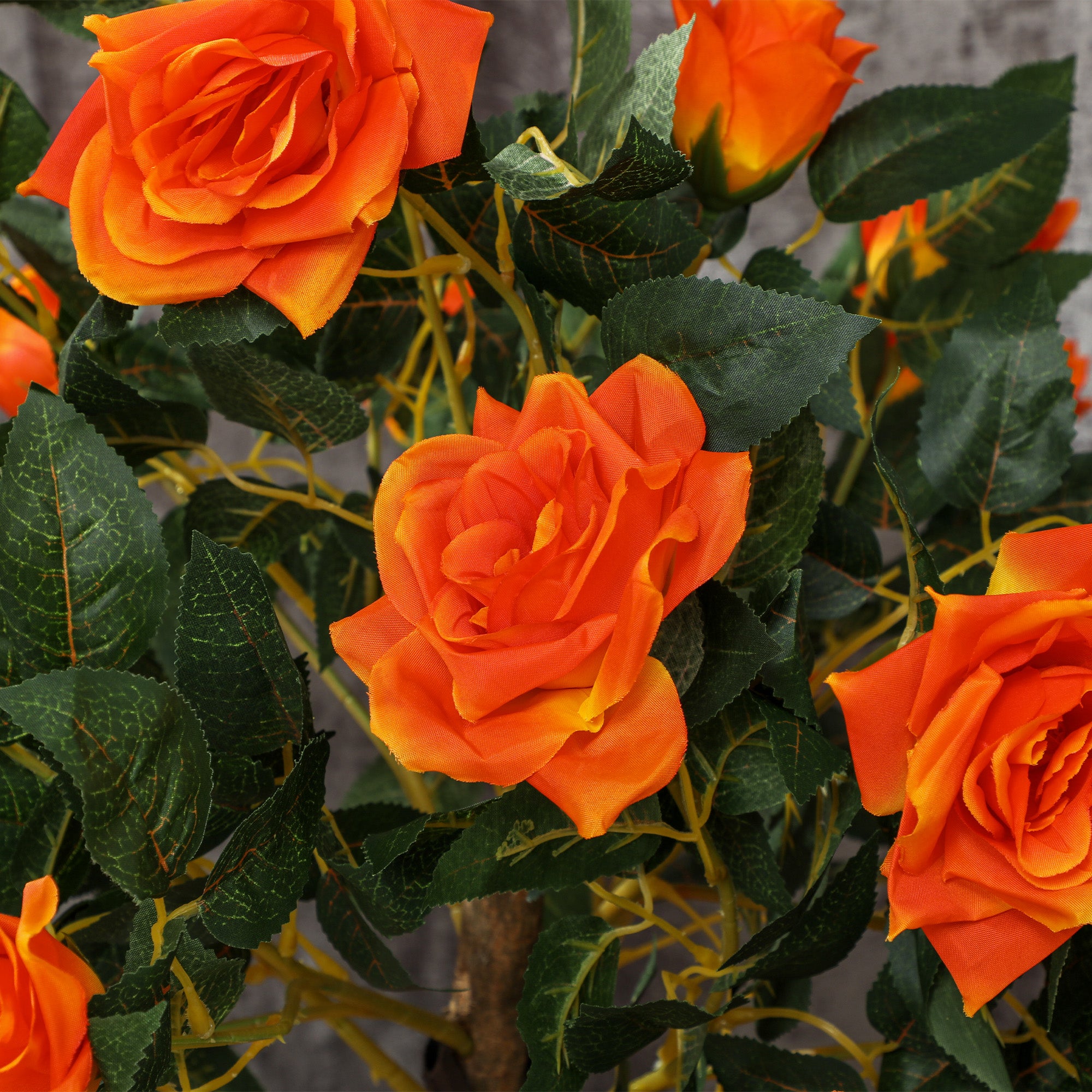 Set 2 Piante Artificiali Camelie con 21 Fiori per Interni con Vaso in PE Arancione