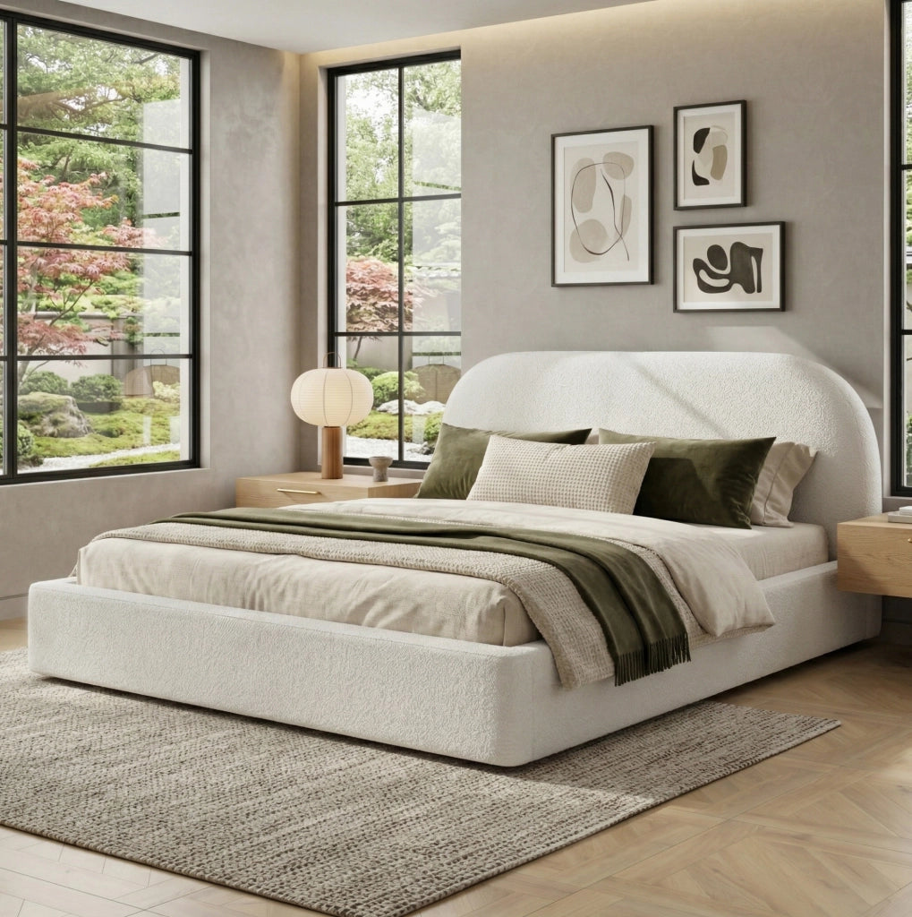 Letto matrimoniale 180x200 cm con rete a doghe; testiera imbottita in bouclé beige