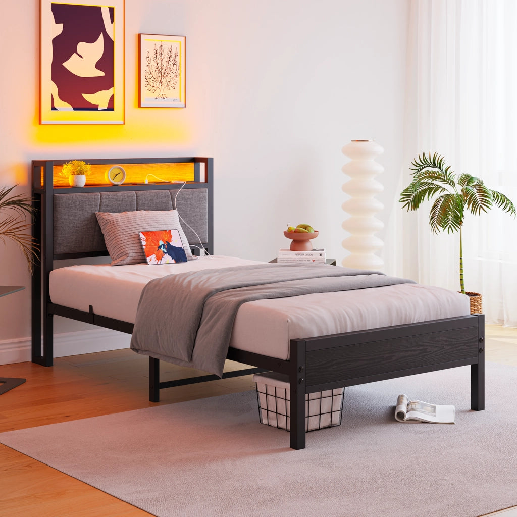 Letto singolo 90×200 cm con LED; testiera contenitore; 2 porte USB e presa; senza materasso; metallo; nero