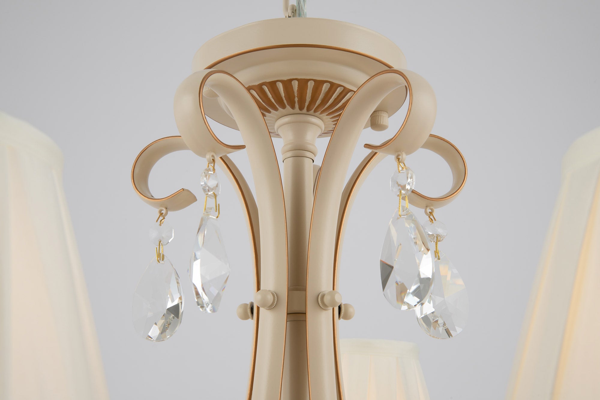 Lampadario Elegant in Metallo Brionia Beige