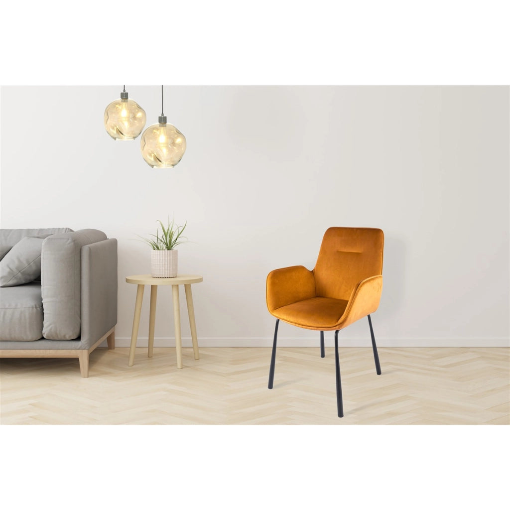 Sedia Eliot 100 in velluto sabbia con braccioli