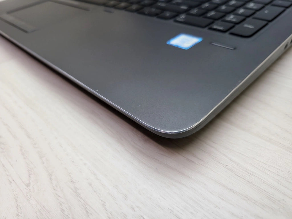Notebook - HP ZBOOK 15 G4 15,6" CPU I7 7820 HQ 16Gb SSD 240GB Full HD Nvidia Quadro M2200 4Gb Tastiera Retroilluminata Lettore Impronte - Ricondizionato