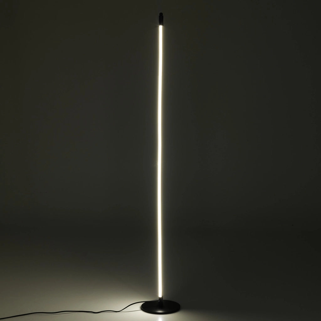 Lampada da terra in alluminio verniciato nera cm H.150 x Ø.20