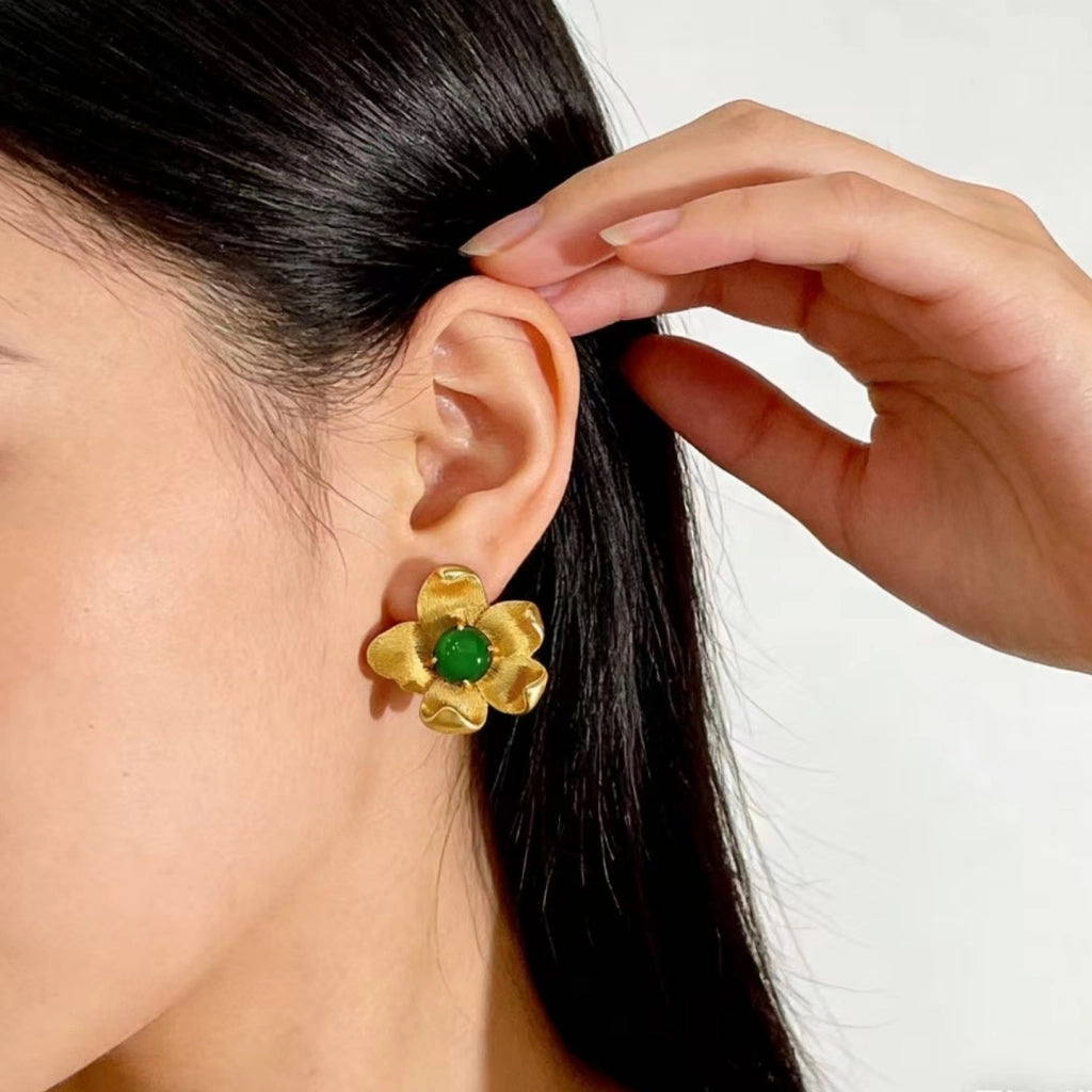 Orecchini a lobo da donna in argento S925 con aghi e fiori di cristallo verde - Eleganza vintage e design alla moda