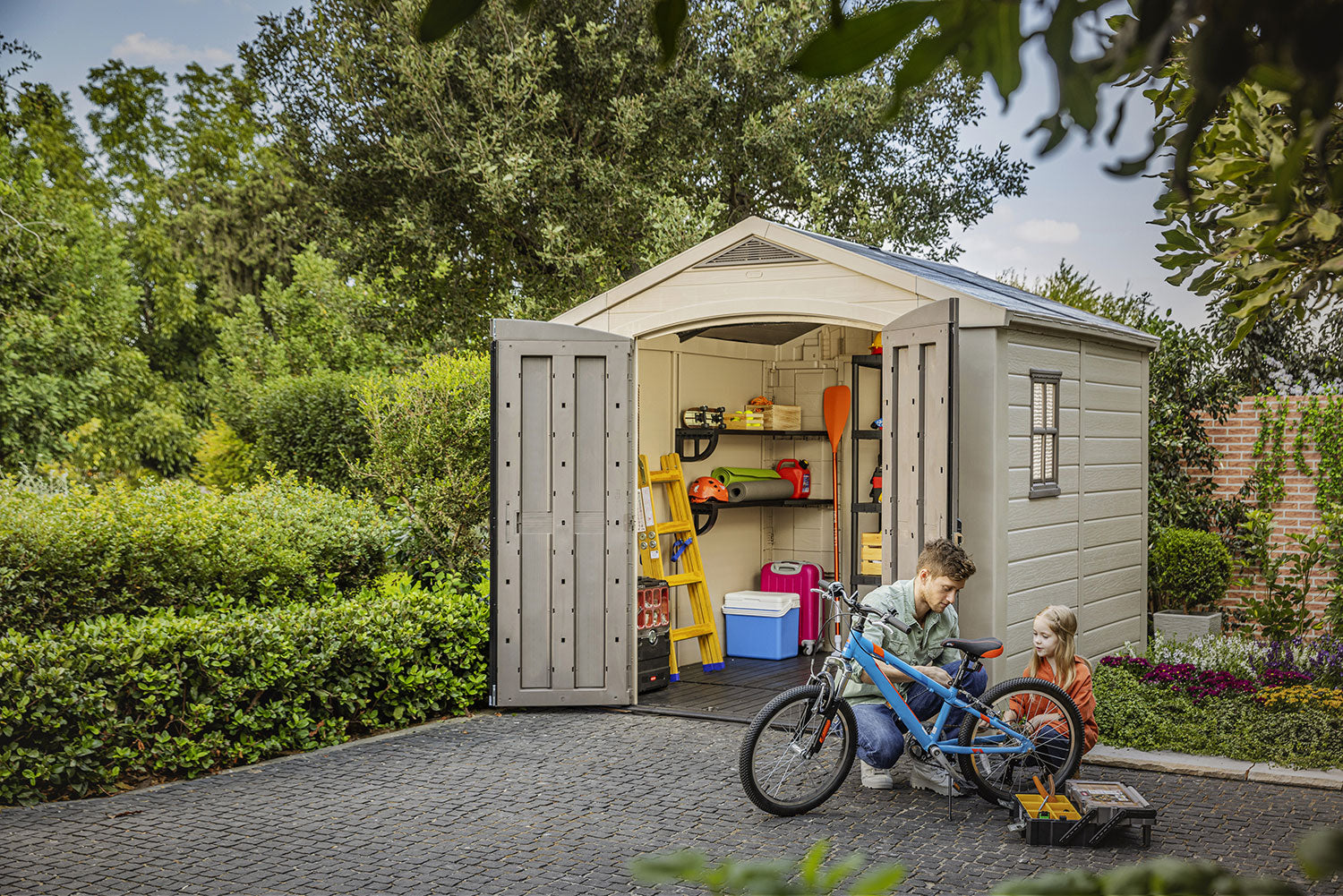 Casetta da Giardino con Mensole 256,5x255x243 cm Keter Factor 8x8 in Polipropilene Rinforzato Beige