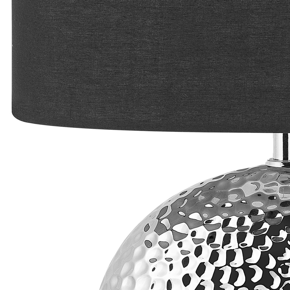 Lampada da Tavolo Argento e Nero Ceramica Base Lucida Paralume Tamburo in Poliestere Design Glam