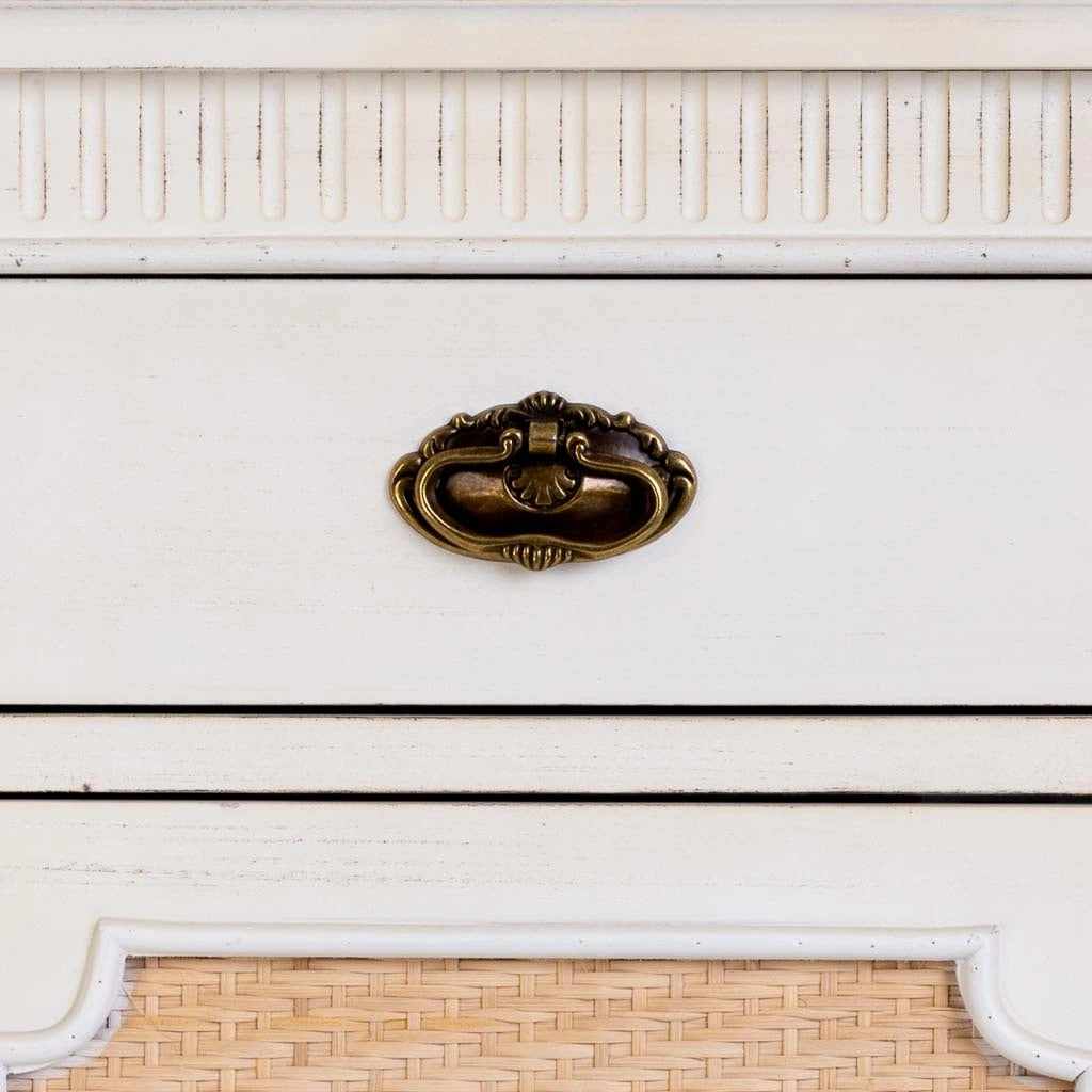 Tavolino in legno laccato bianco con griglia 46x36x68h cm