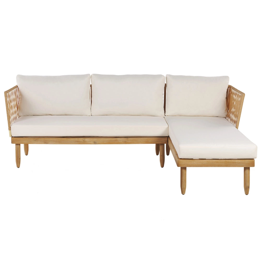 Salotto da esterno in legno di acacia con cuscini bianco sporco e tavolino da caffè con poltrona in finto rattan