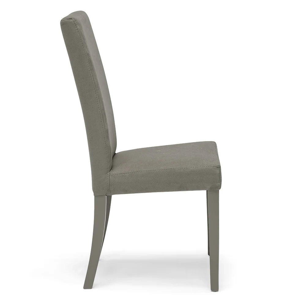 Sedia imbottita per sala da pranzo EDI NEW, MADE IN ITALY, design moderno, rivestimento in tessuto idrorepellente effetto camoscio, gambe in legno in tinta, colore Grigio