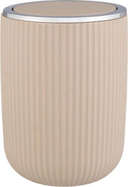 Cestino con coperchio a battente beige 2 litri, cestino per bagno, contenitore per rifiuti in plastica di alta qualità con forma plastica e superficie strutturata, Ø 14,5 × 20 cm