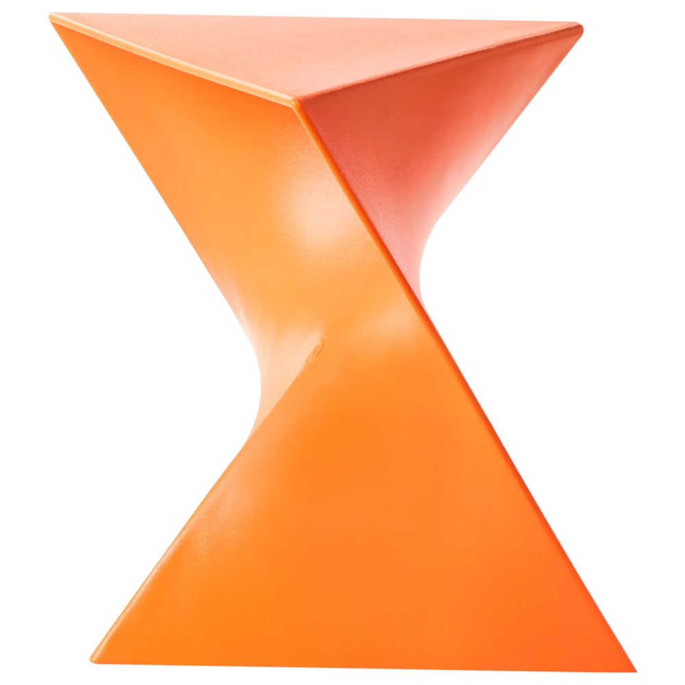 Tavolino in plastica tringolare arancione soggiorno elegante