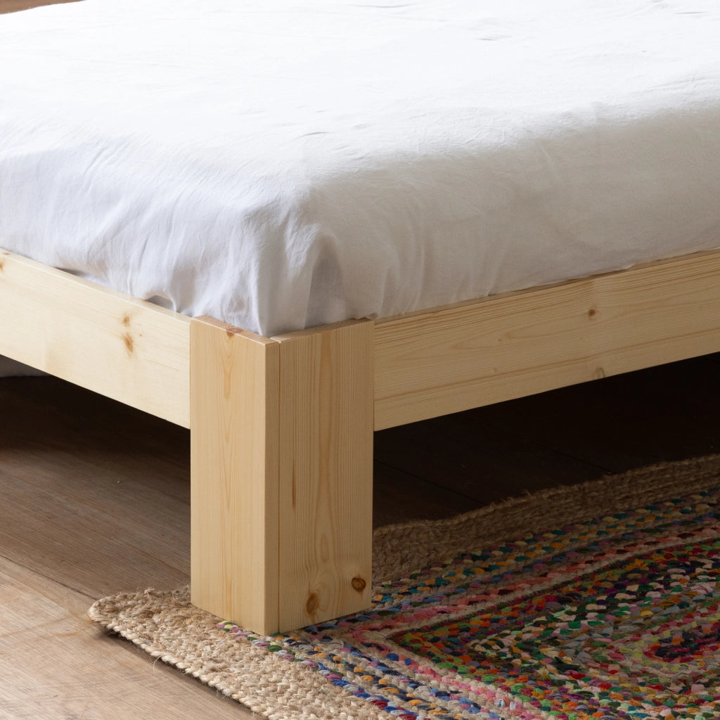 Letto in legno con testiera 90x190cm FINN