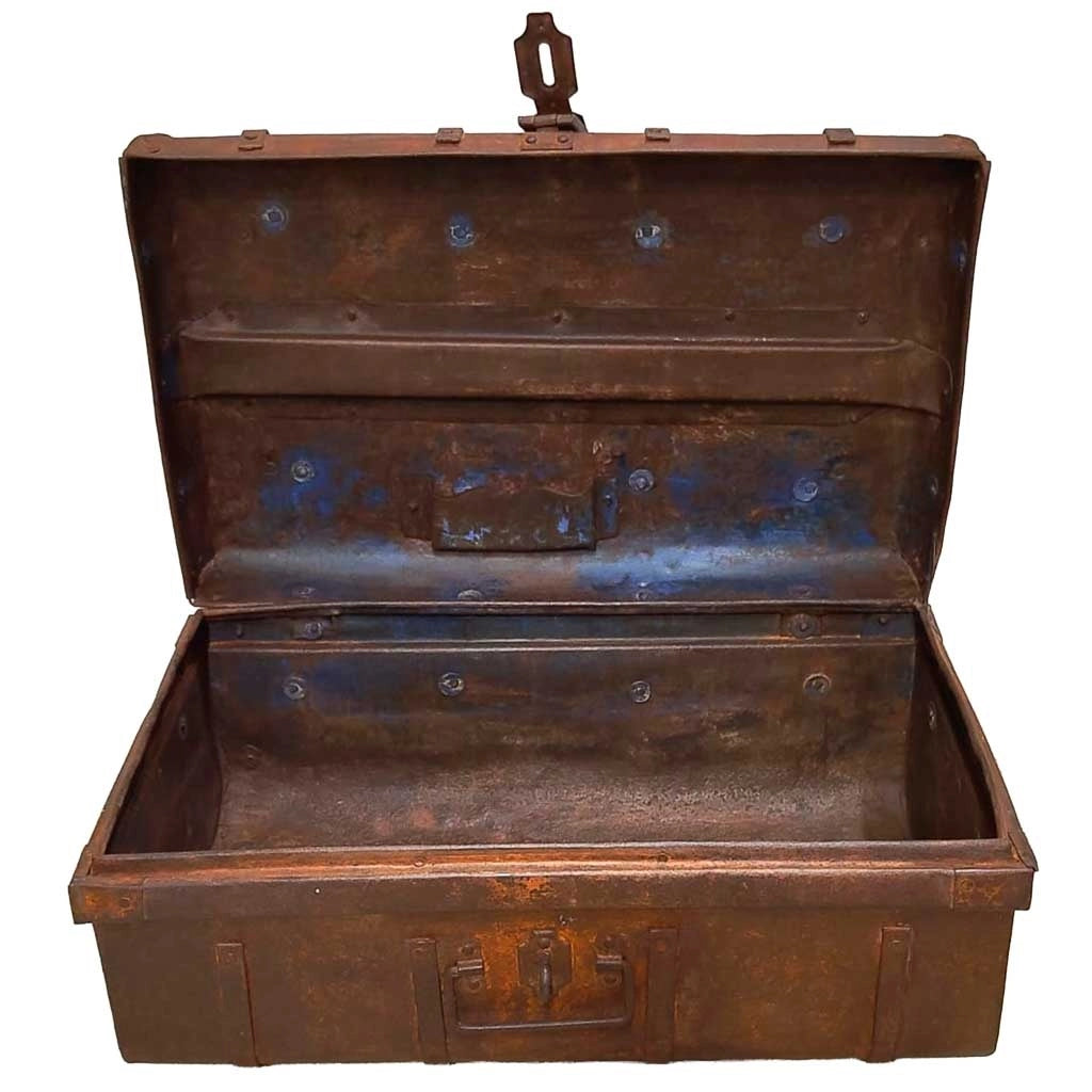 Valigia artigianale in metallo, 67x37x25h cm