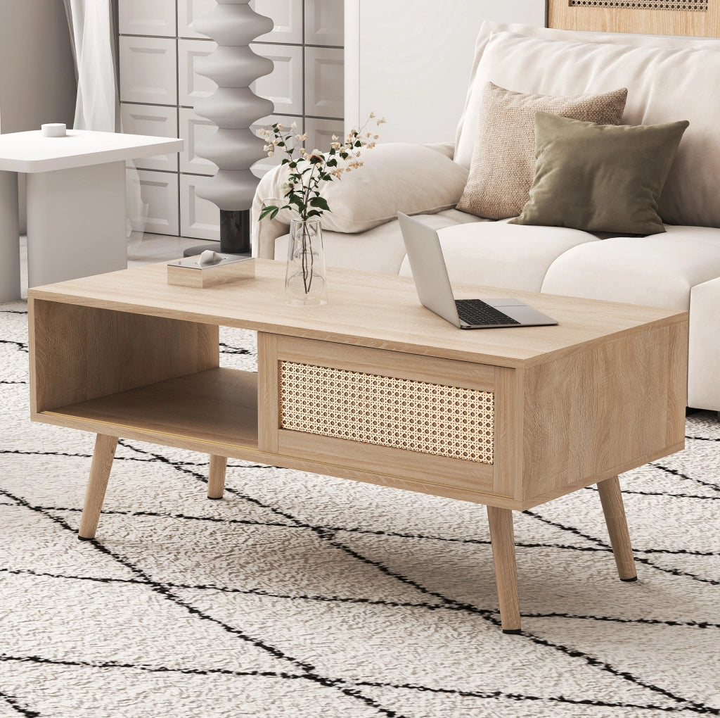 Tavolino da caffè con porta scorrevole; gambe in legno; effetto rattan; MDF; naturale