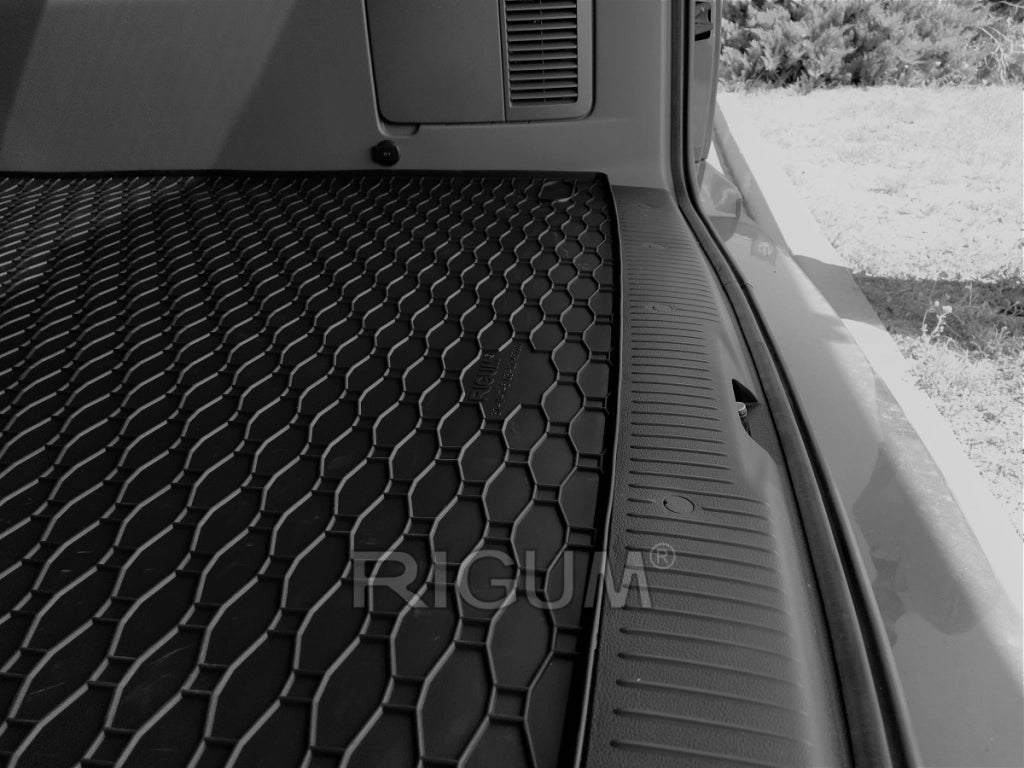 36B-437201 - Tappeto gomma baule per VW Transporter T5 dal 2003-, VW T 6 dal 2015-, VW T6.1 dal 2019- CARAVELLE modello