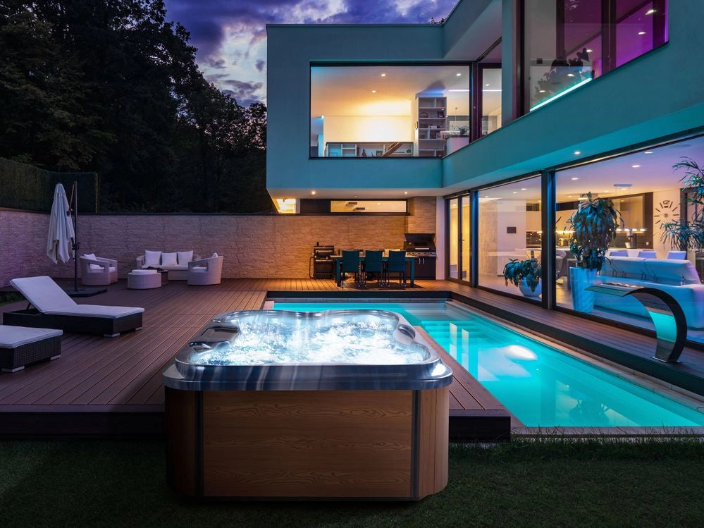 Vasca Idromassaggio Acrilico Blu 180 x 215 cm 4 Posti 19 Getti Idromassaggio Cassa in Alluminio Effetto Legno con Luce LED