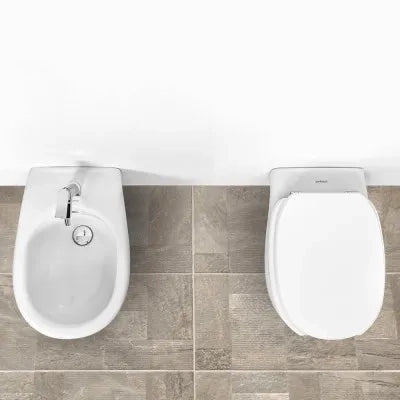 Coppia sanitari sospesi per disabili con apertura frontale e copriwc