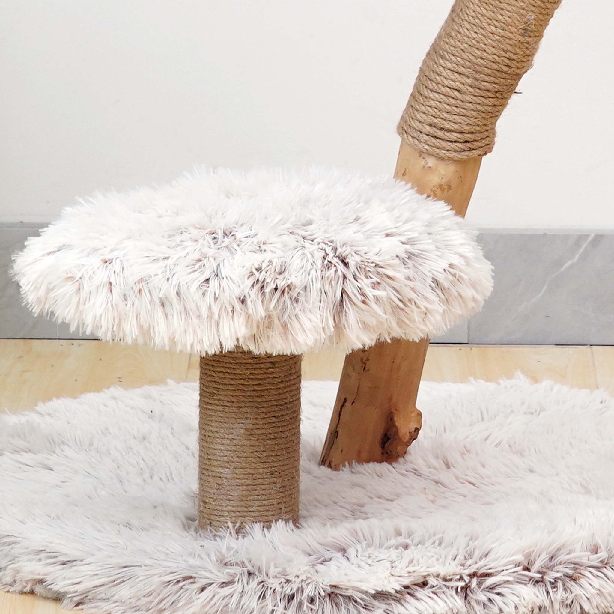 Fudajo Designer Albero tiragraffi design a rami 83 cm con cestino in peluche