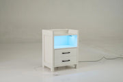 Comodino Camera da Letto con Stazione di Ricarica e Luci LED, Comodino Piccolo in Legno Cassetti e Scomparto Aperto, Tavolino Lato Moderno per Soggiorno, 45x35x60cm (L x P x A) (Bianco)