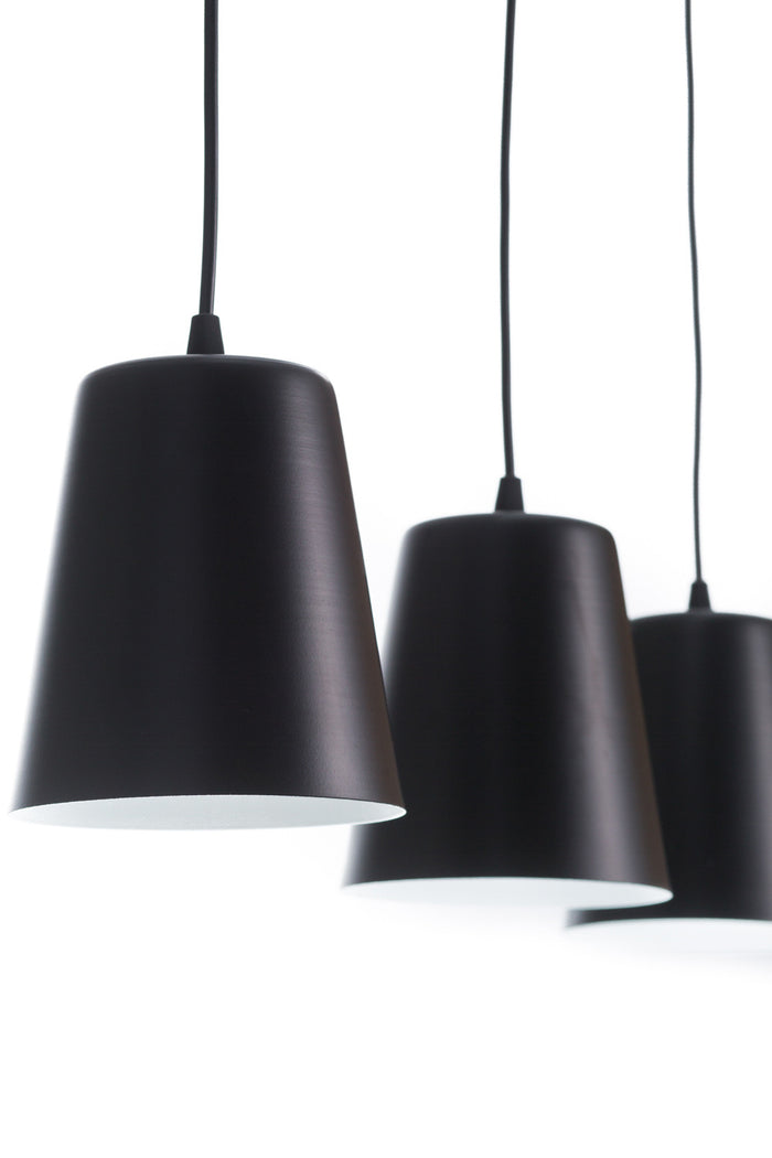 Lampadario 3 Luci Milargo In Acciaio Nero Con Paralumi A Cono In Nero E Bianco