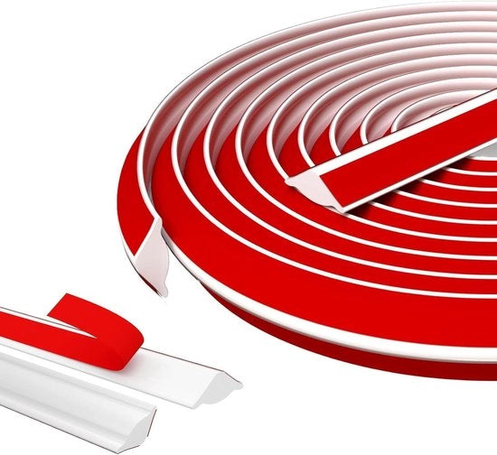 Striscia decorativa flessibile 12mm x 9mm con adesivo self-levigante per plafoni e pareti.
