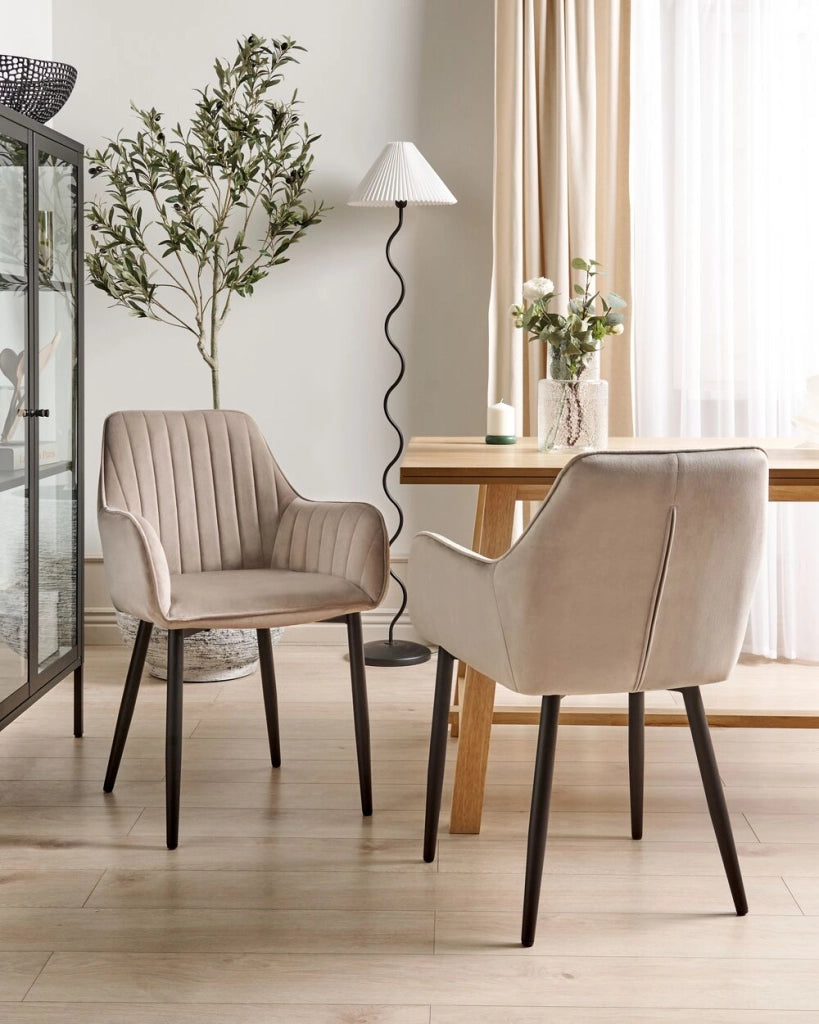 Set di 2 sedie da pranzo Braccioli in velluto tortora Gambe in metallo Nero Retro Glam