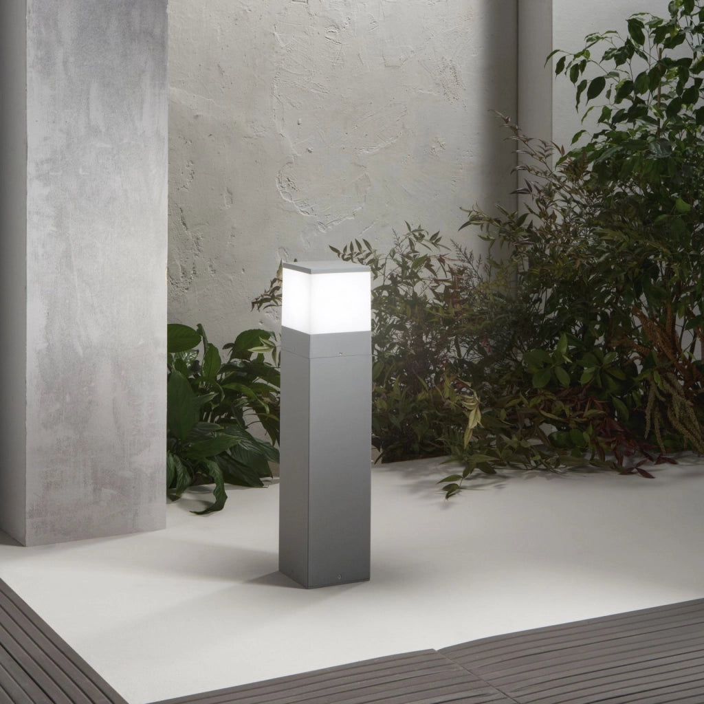 PALETTO ALLUMINIO BOOSTER SILVER 1 LUCE ATTACCO E27 IP54 13X13X60CM