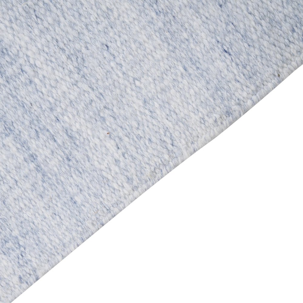 Tappeto in PET riciclato colore azzurro con frange 80 x 150 cm interno esterno