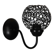 Applique 'Petherton' per Interni a Braccio Curvo Lampada da Parete con Paralume Sferico a Rete - Nero - lux.pro