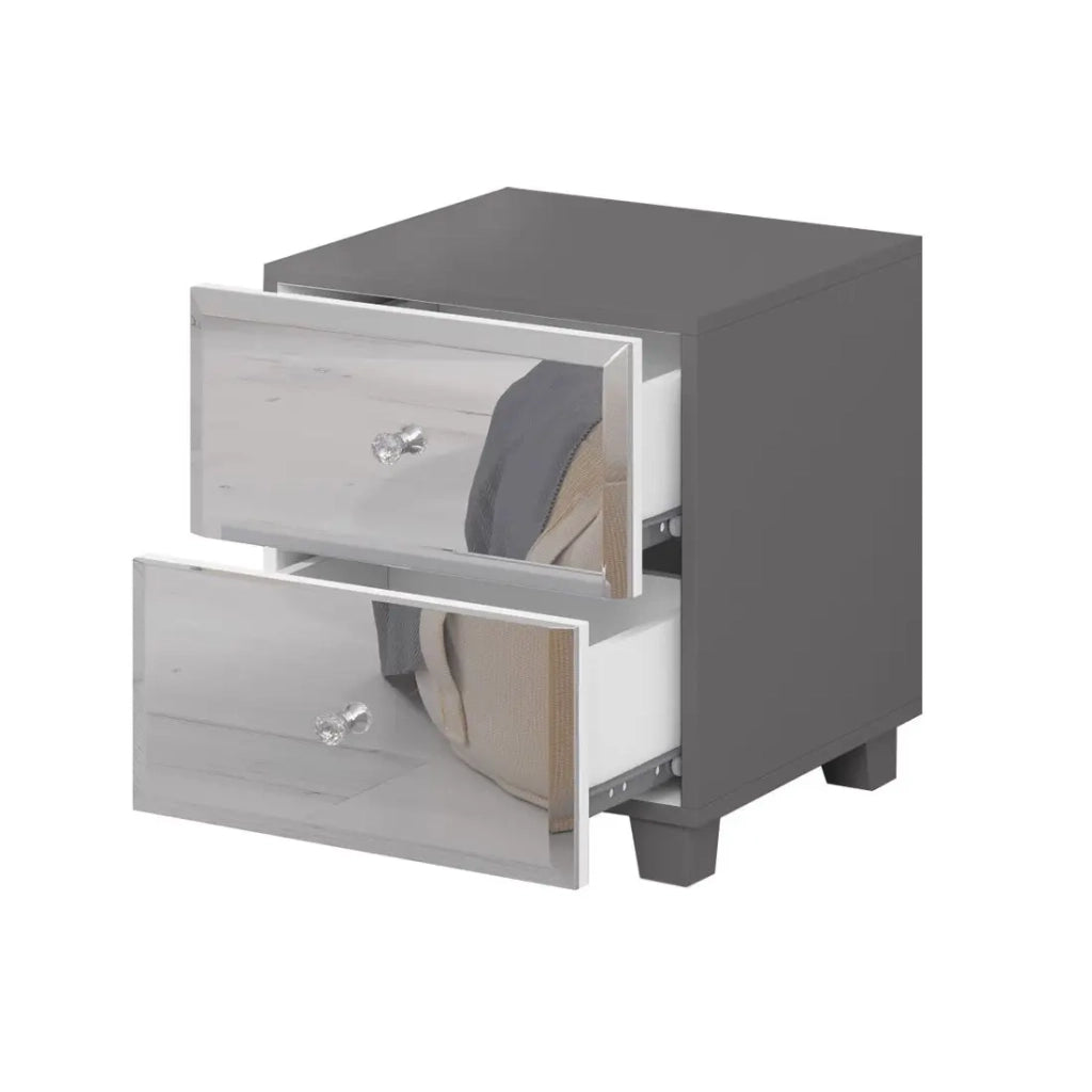 Tavolino da notte LIVORA – 2 cassetti – Grigio e specchi – Design moderno
