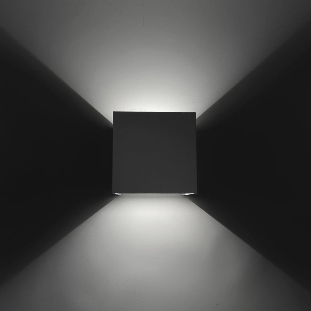 APPLIQUE LED CUBO BIANCO 10W CON LUCE FREDDA 6500K° - ILLUMINAZIONE REGOLABILE PERFETTA PER AMBIENTI ESTERNI IP65
