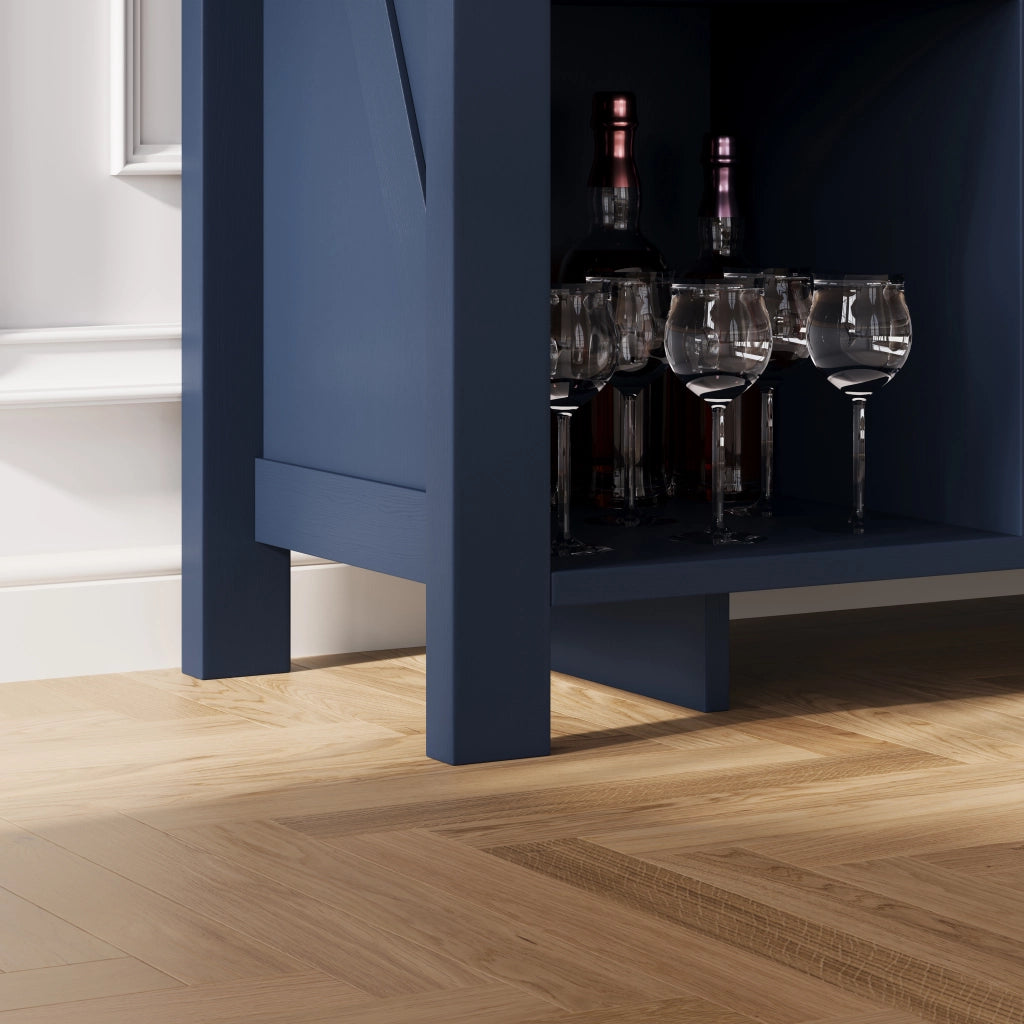 Libreria con 8 vani aperti; per soggiorno e cucina; in MDF blu; 140×34×75 cm