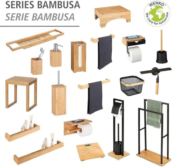 Attrezzatura per bagno in stile naturale in bambù.