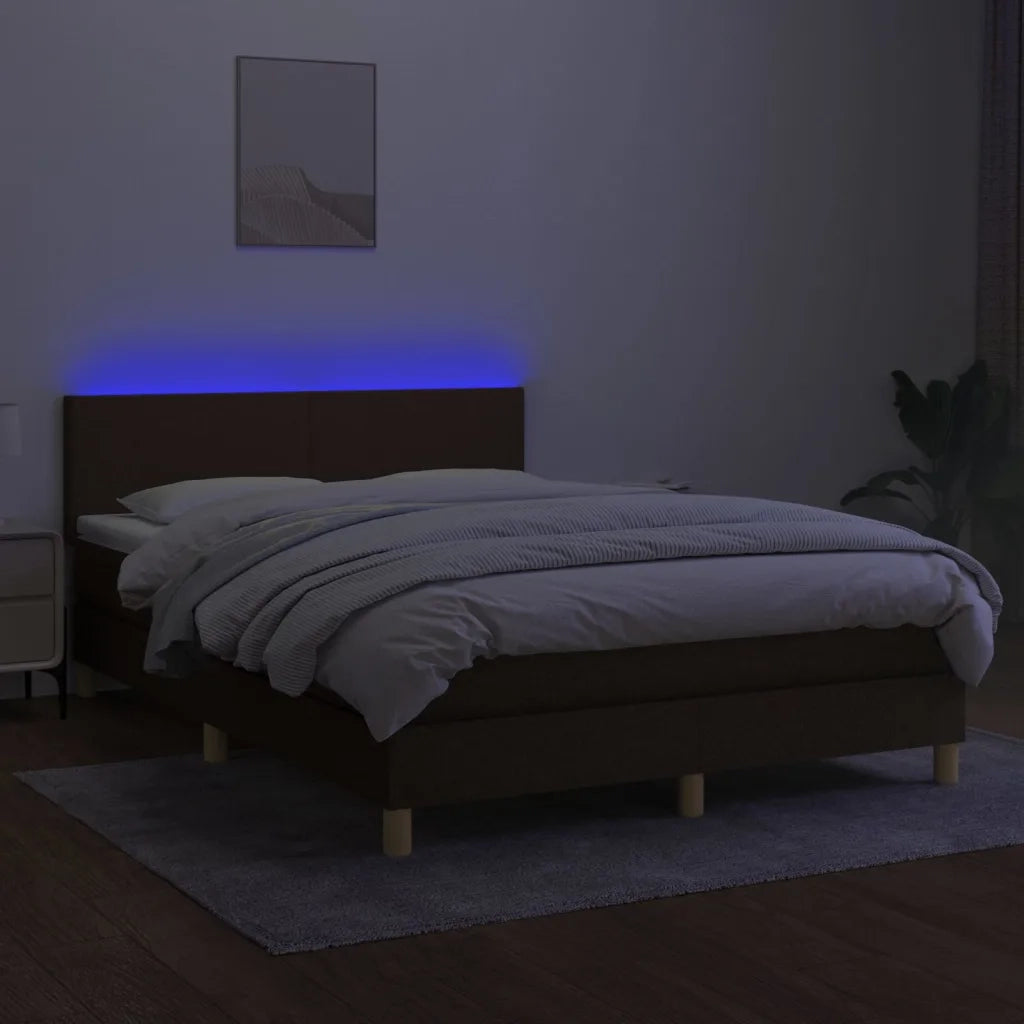 Letto a Molle Materasso e LED MarroneScuro 140x190cm in Tessuto 3133552
