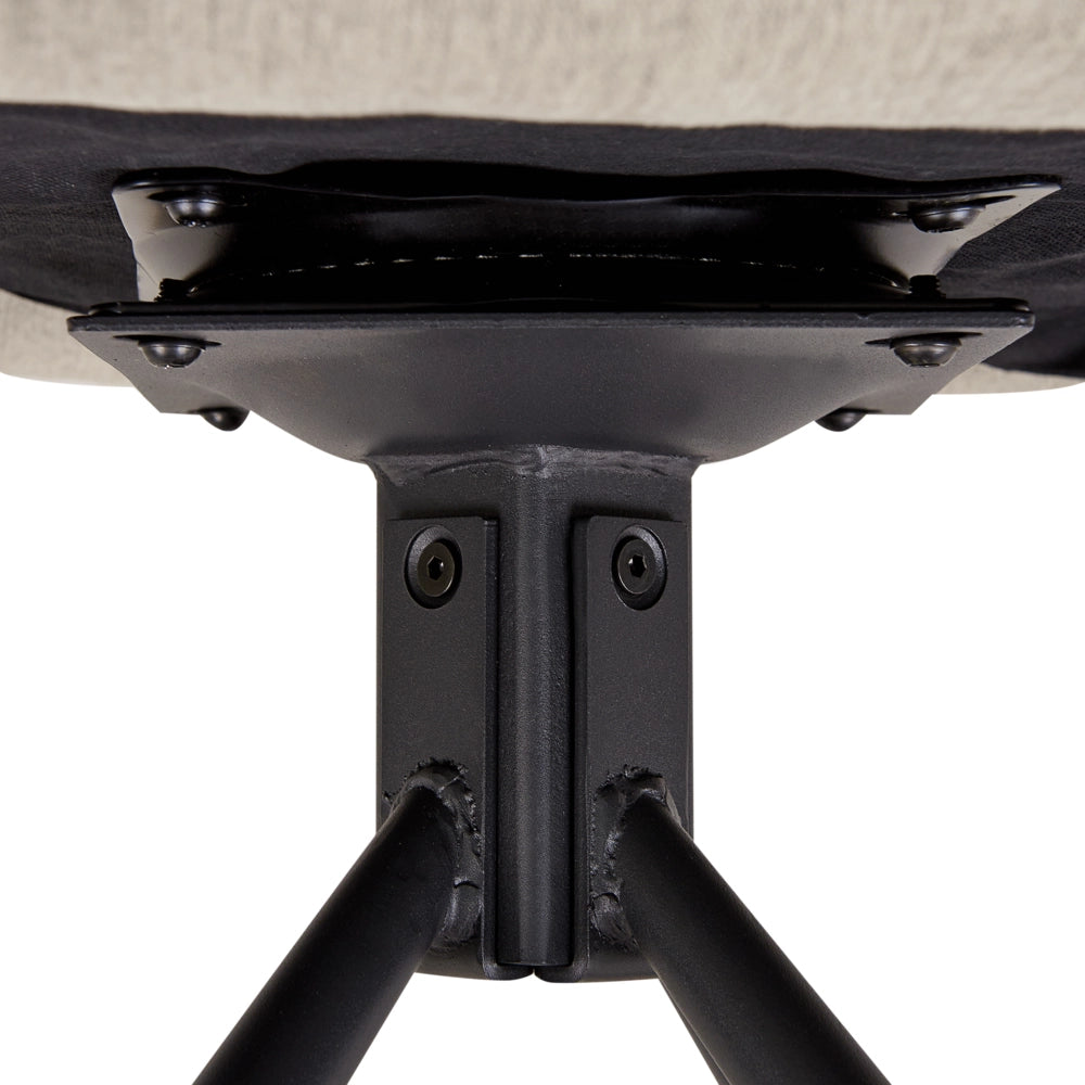 Set di 2 sedie girevoli da pranzo in tessuto Taupe con braccioli Schienale trapuntato Gambe in metallo nero Retro