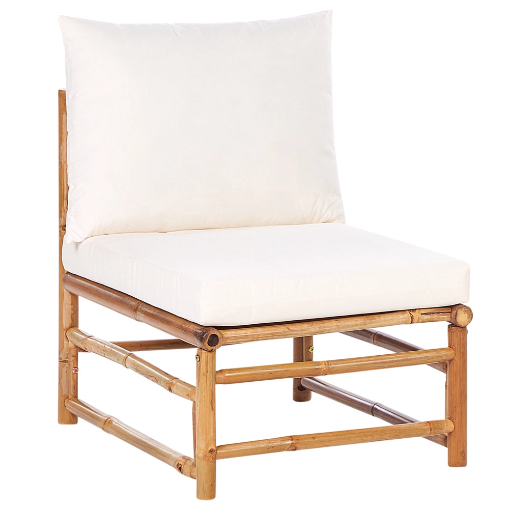 Set da giardino 6 posti composto da divano, poltrona e tavolino in bambù naturale con cuscini bianco sporco esterno elegante
