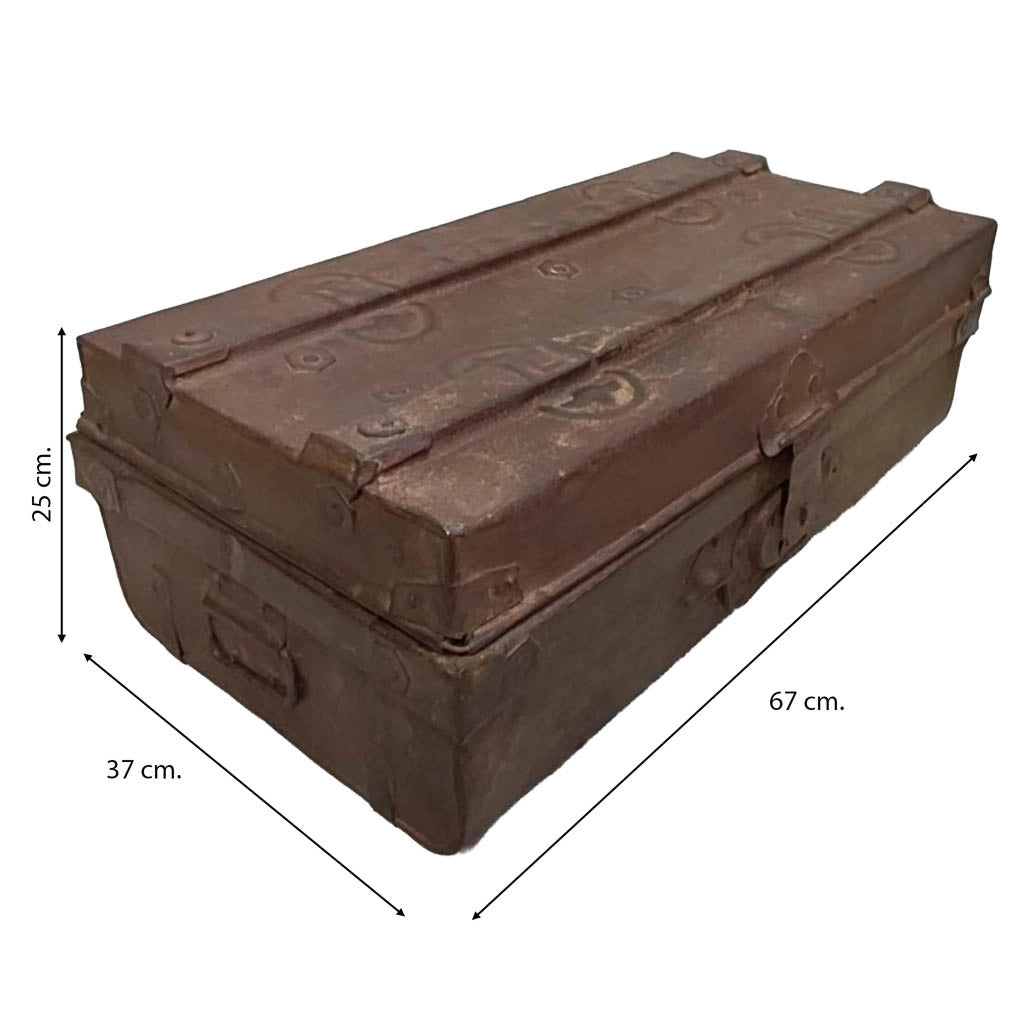 Valigia artigianale in metallo, 67x37x25h cm