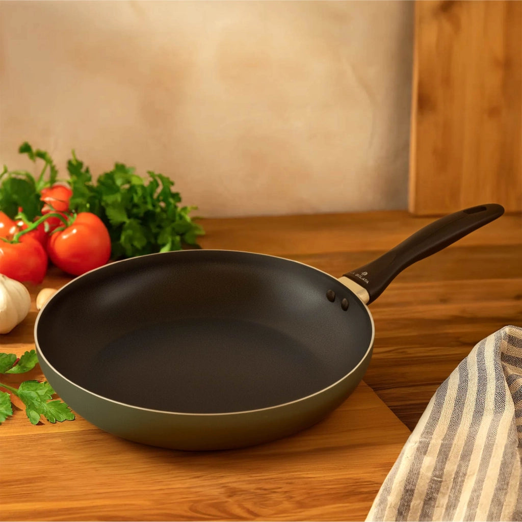 Set 4 Pezzi Salva Padelle In Pvc Proteggi Pentole Graffi Urti Separatori Cucina Pentole Tappetini Sottopentola Divisori Colorati Antigraffio Prodotto Italiano 28 Cm