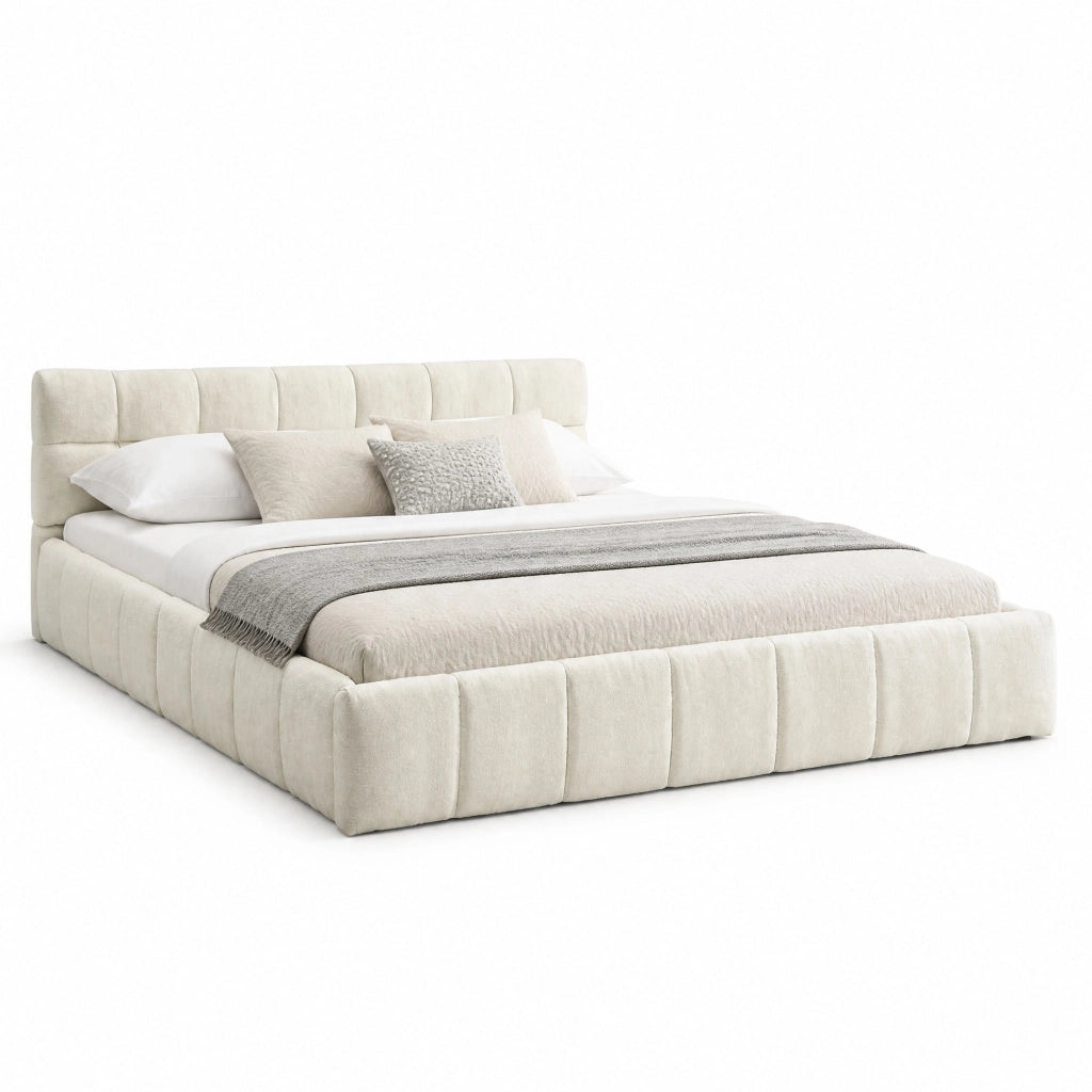 Letto matrimoniale 140x200 cm imbottito in chenille beige con struttura in legno di eucalipto e ferro
