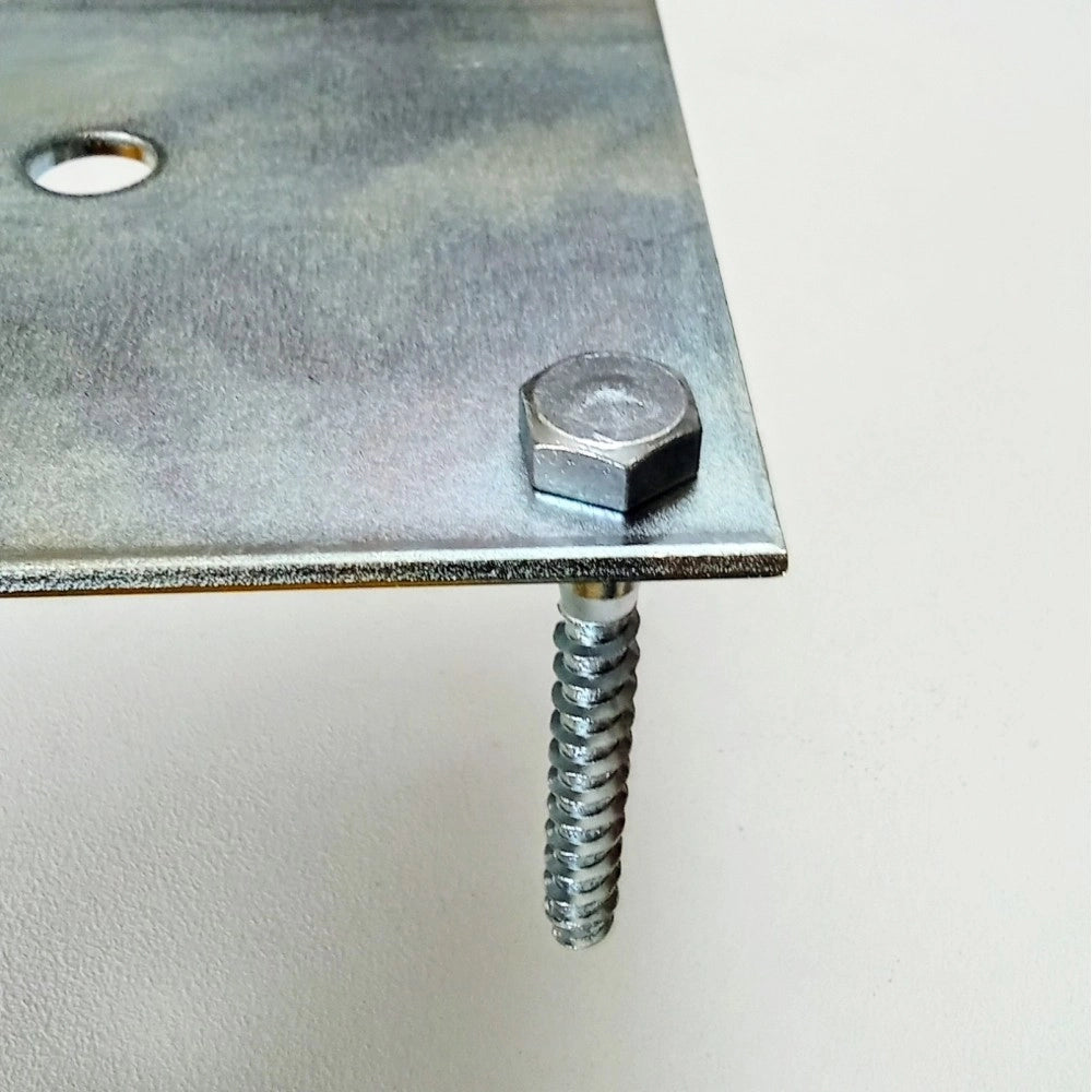 Piastra zincata 230x230mm per fissaggi a pavimento e muro
